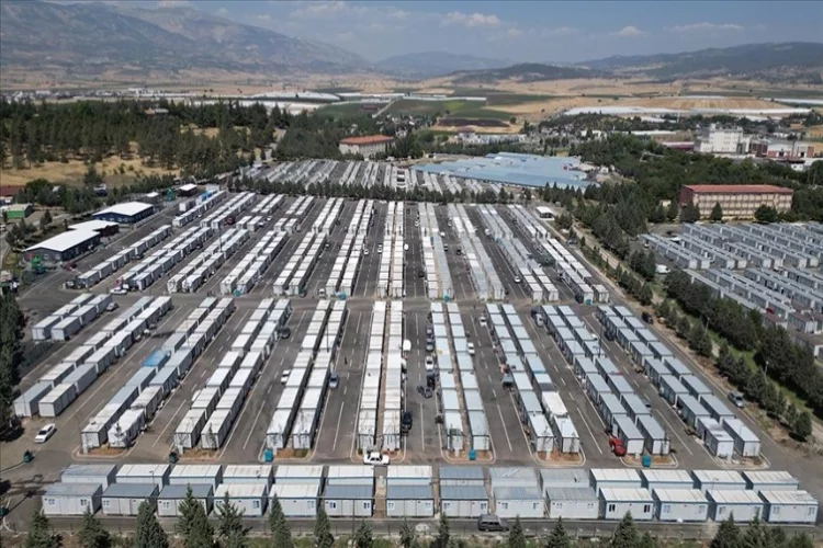 Kahramanmaraş'taki konteynerlere afetzedeler yerleştirildi