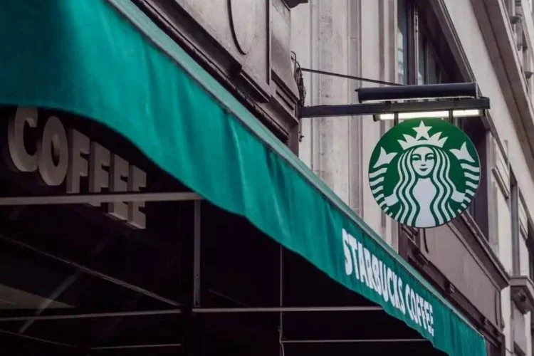 Kahve tutkunlarını üzecek haber: Starbucks ürünlerine bir zam daha!