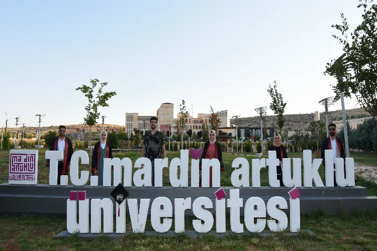 Mardin Artuklu Üniversitesi Süryani doktorasıyla taçlandı