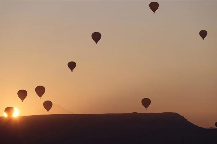 Kapadokya'da sıcak hava balonlarıyla "Gazze'de acil ateşkes" çağrısı