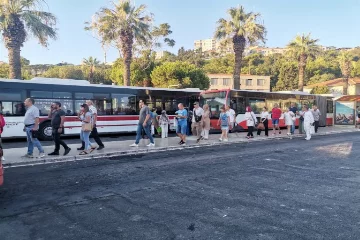 İzmir’deki grevde 2. gün: Trafik durma noktasına geldi