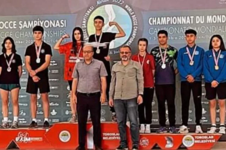 Karabağlar Belediyesi sporcularından, Mersin'de şampiyonluk zaferi