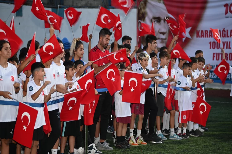 Karabağlar’da 100. Yıl Futbol Turnuvası düzenlendi