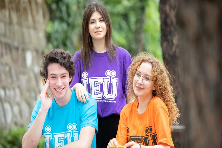 İzmir Ekonomi Üniversiteli gençlere British Council’dan kariyer fonu