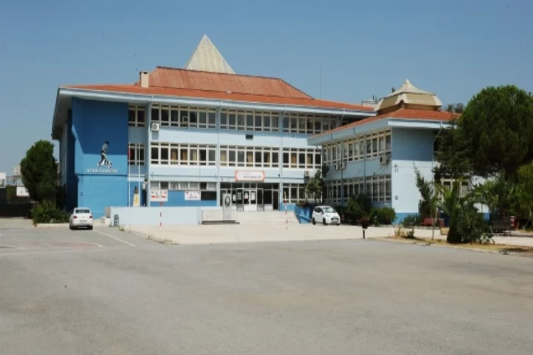 Karşıyaka Belediyesinden Karşıyaka Atakent Anadolu Lisesi hakkında bilgilendirme