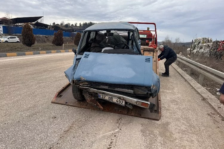 Kastamonu’da kaza: İşçi servisi ile otomobil çarpıştı