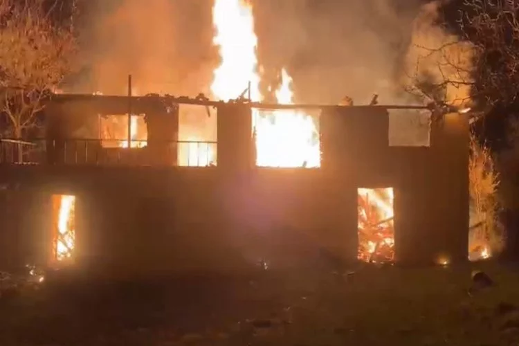 Kastamonu'da şehit annesinin evi yandı