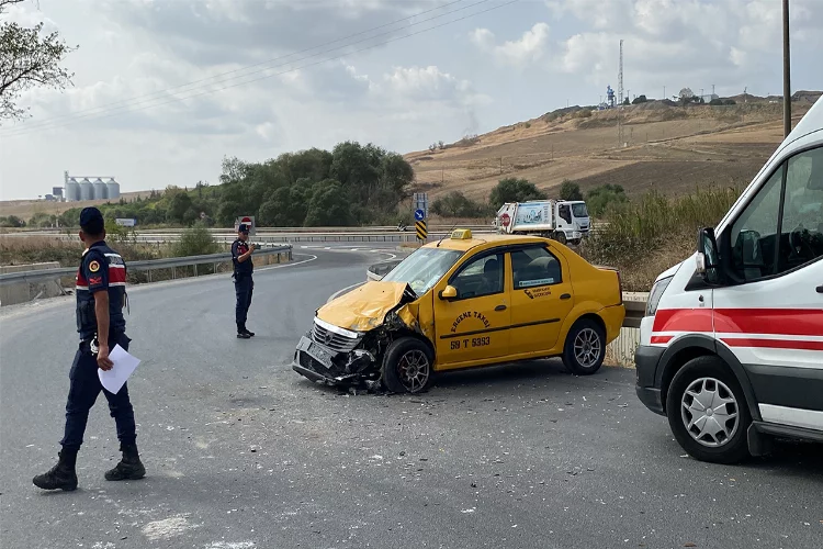 Tekirdağ’da feci kaza: Ticari taksi ile tır çarpıştı