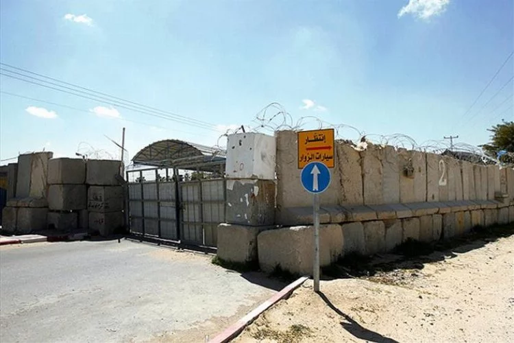 Kerem Şalom Sınır Kapısı'na roketli saldırı: Yardımlar durduruldu 