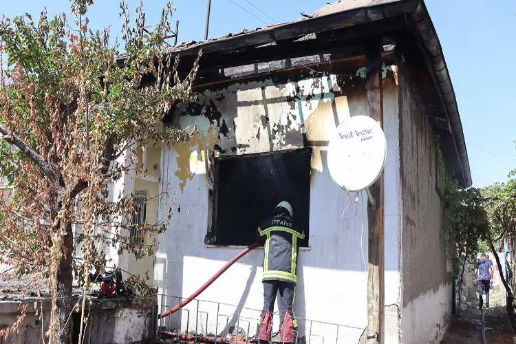 Kayseri’de kiracı evi yakıp kaçtı