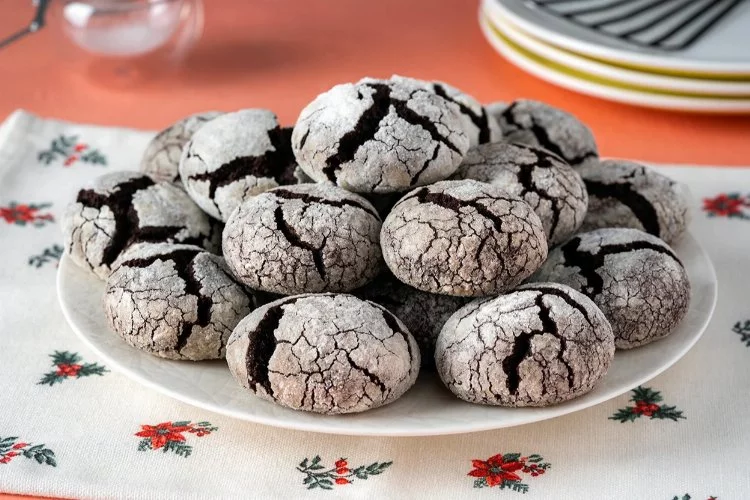 Komşu çatlatan kakaolu çatlak kurabiye tarifi… Kakaolu çatlak kurabiye nasıl yapılır?