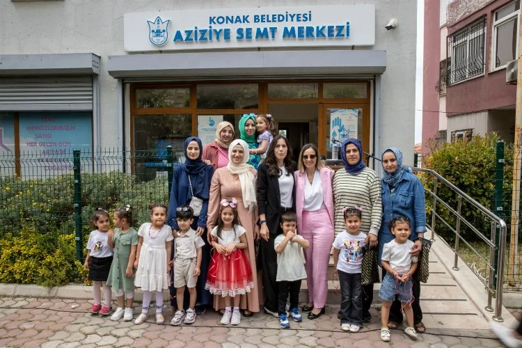 Konak'ta minik kursiyerlerden Anneler Günü sürprizi