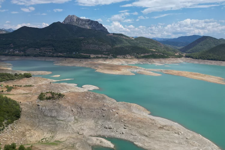 Kozan Barajı’nı kuraklık vurdu: Su seviyesi günden güne düşüyor