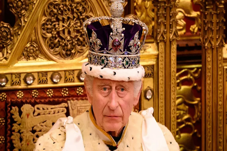 İngiltere’de kral 72 yıl sonra konuştu