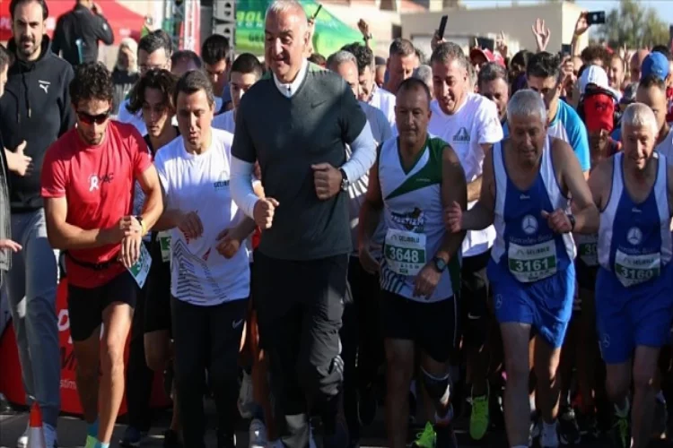 Kültür ve Turizm Bakanı Ersoy, Uluslararası 7. Gelibolu Maratonu'na katıldı