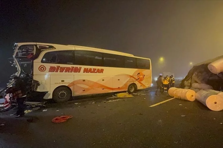 Kuzey Marmara Otoyolu'nda feci kaza: 1’i ağır 19 yaralı
