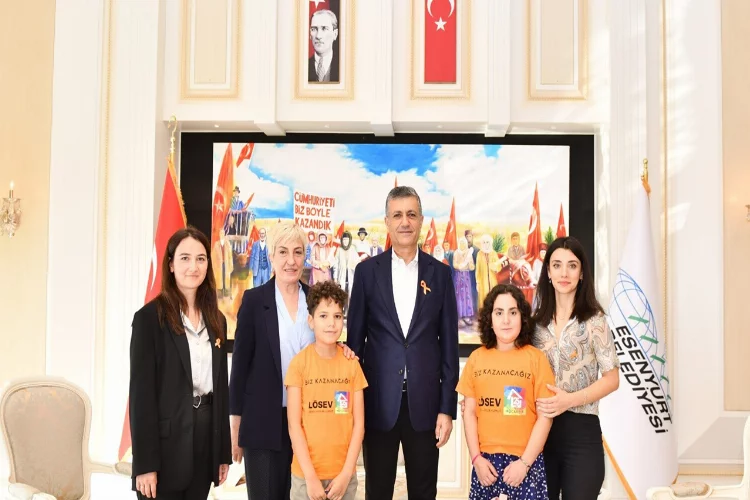 Lösemili çocuklar Başkan Bozkurt’u ziyaret etti