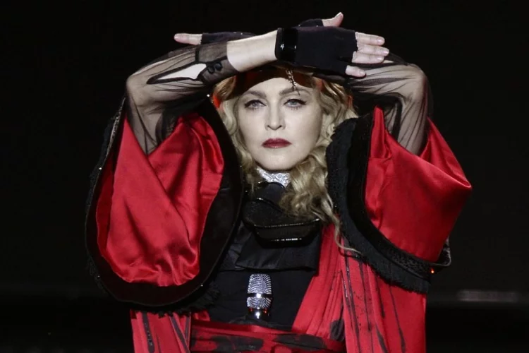 Şarkıcı Madonna hastaneden taburcu edildi