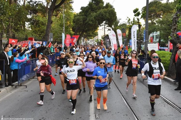 Maraton İzmir 10K koşusunun kazananları belli oldu