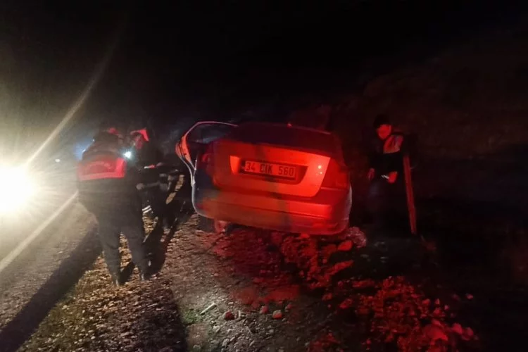 Mardin'de kaza: Kontrolden çıkan otomobil şarampole yuvarlandı