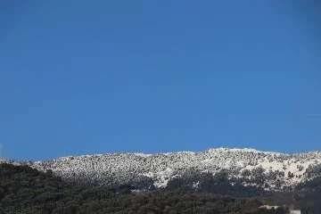 Mart ayında kar sürprizi: Madran Dağı’ beyaza büründü