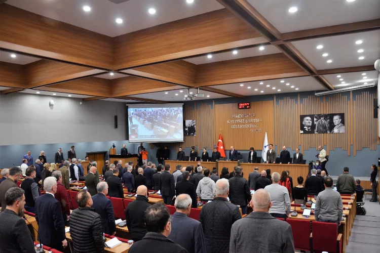 CHP ve İYİ Parti’den anlamlı bağış: Büyükşehir’den deprem için ‘ortak güç’ çağrısı