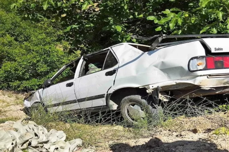 Otomobil şarampole uçtu: Sürücü hayatını kaybetti