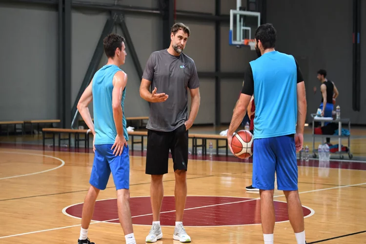 Türk basketbolunun efsanesi Mehmet Okur TOFAŞ'ta