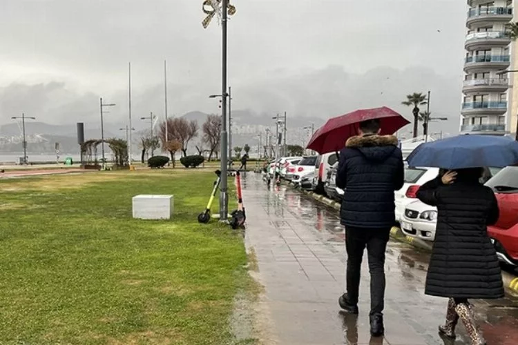 Meteoroloji uyardı: İzmir'e sağanak yağış ve toz taşınımı bekleniyor