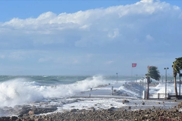 Meteorolojiden Doğu Karadeniz ile Batı Akdeniz'e fırtına uyarısı
