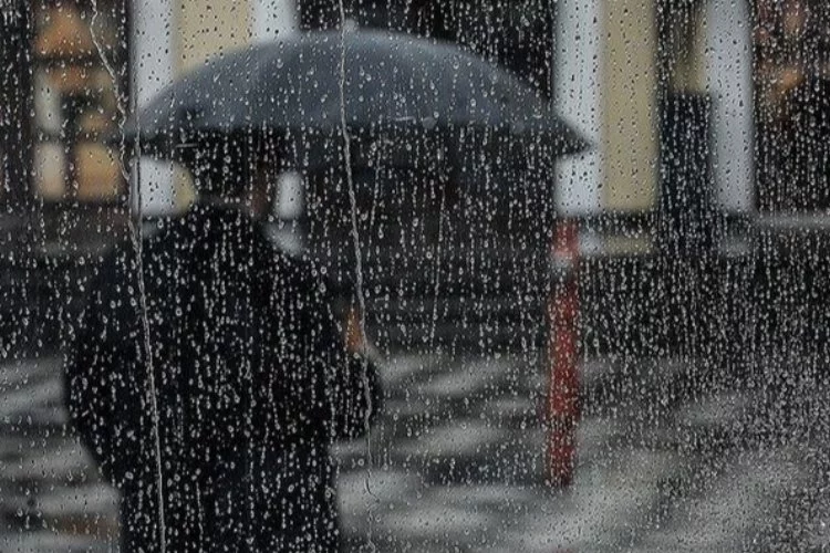 MGM uyardı: İzmir’de gök gürültülü sağanak yağış bekleniyor