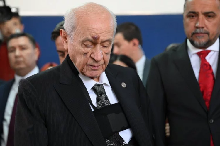 MHP Genel Başkanı Devlet Bahçeli oy kullandı: Yüzündeki morluklar dikkat çekti
