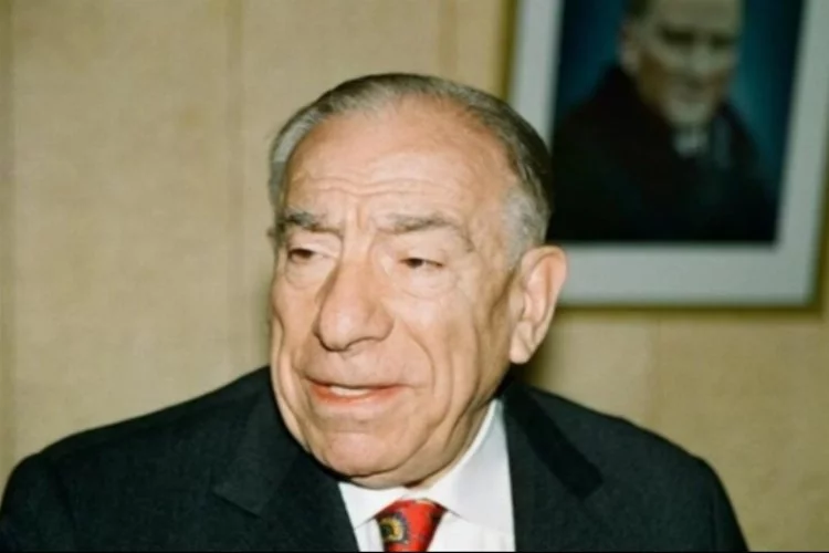 Milliyetçi Hareket Partisi'nin kurucusu ve ilk genel başkanı Alparslan Türkeş kimdir?