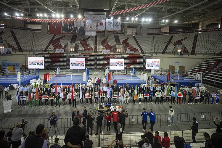 Uluslararası Antalya Muaythai Açık Kupası açılış töreniyle başladı
