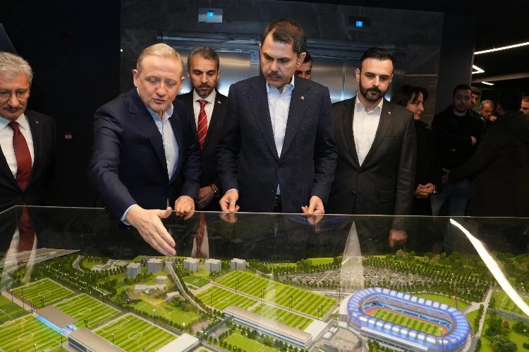 Murat Kurum, Başakşehir Spor Kulübü'nü ziyaret etti: Uluslararası turnuvaların yapılabileceği bir İstanbul istiyoruz