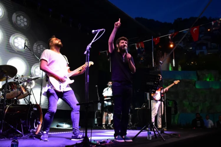 Balçova'da gençlere moral konseri