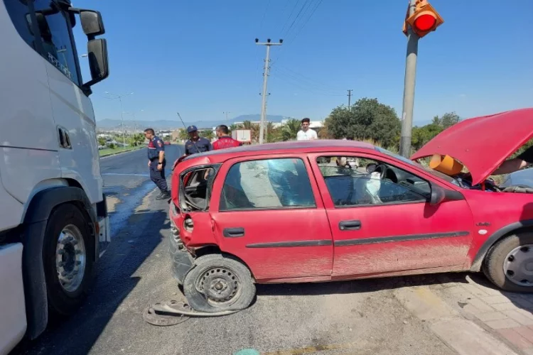 Aydın'da zincirleme kazaya 3 araç karıştı