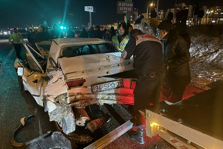 Nevşehir'de 14 araç zincirleme kaza yaptı: 7 kişi yaralandı
