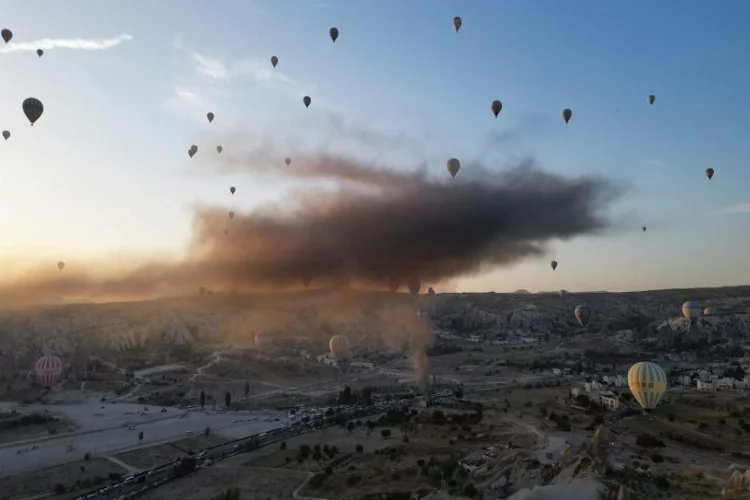 Nevşehir'de yangının dumanı balonlara karıştı