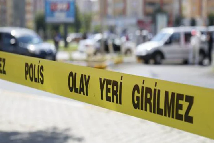 İzmir'de yaşlı çiftin tartışması kanlı bitti: 1 ölü