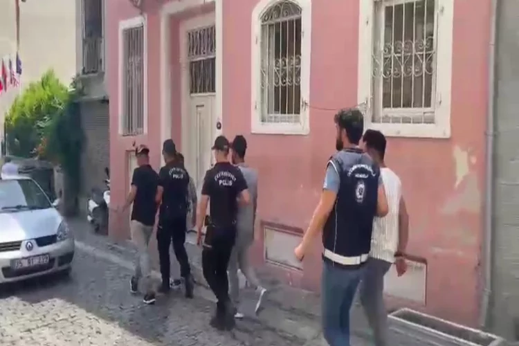 İzmir polisinden düzensiz göçmenlere operasyon