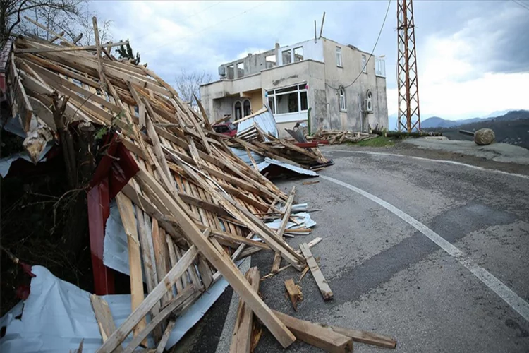 Ordu'da fırtına bilançosu: 110 ev zarar gördü