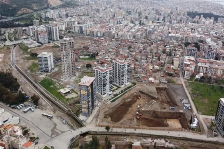 İzmir Büyükşehir’in Örnekköy projesinde “imalat hatası”