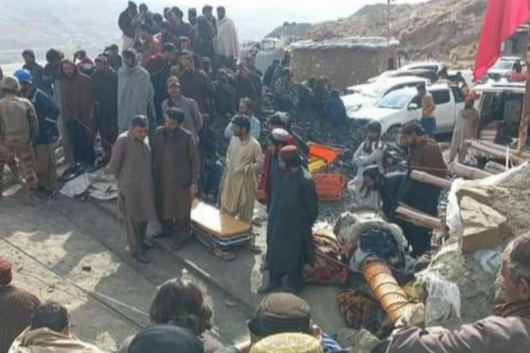 Pakistan'da madende patlama: 12 madenci hayatını kaybetti