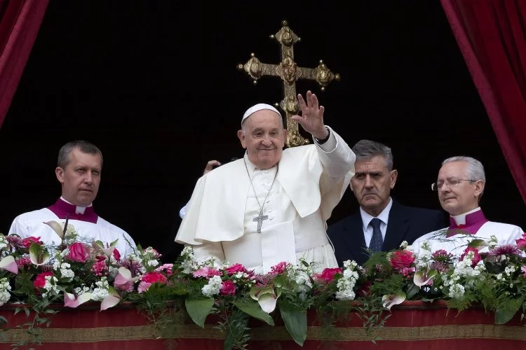 Papa paskalya ayininde Gazze’de ateşkes çağrısında bulundu