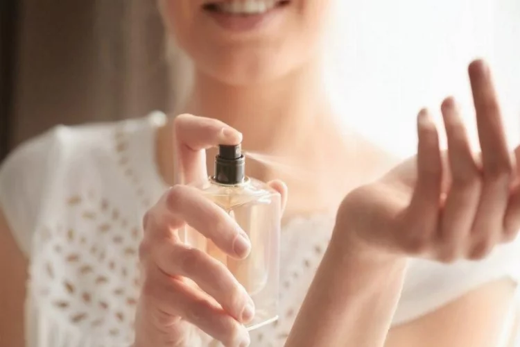 Parfümlerin kalıcı olması için ne yapabiliriz?
