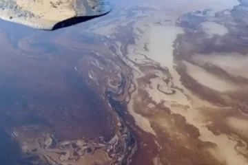 Petrol boru hattında patlama: Ham petrol sulama kanalına sızdı