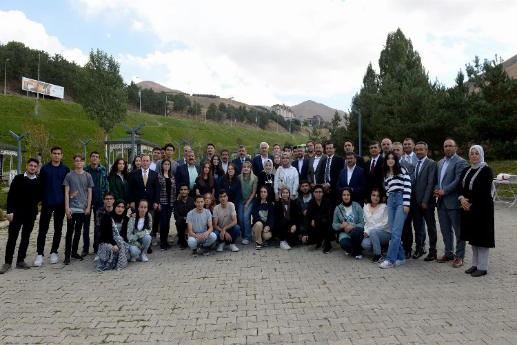 Erzurum’da başarılı öğrenciler piknikte bir araya geldi