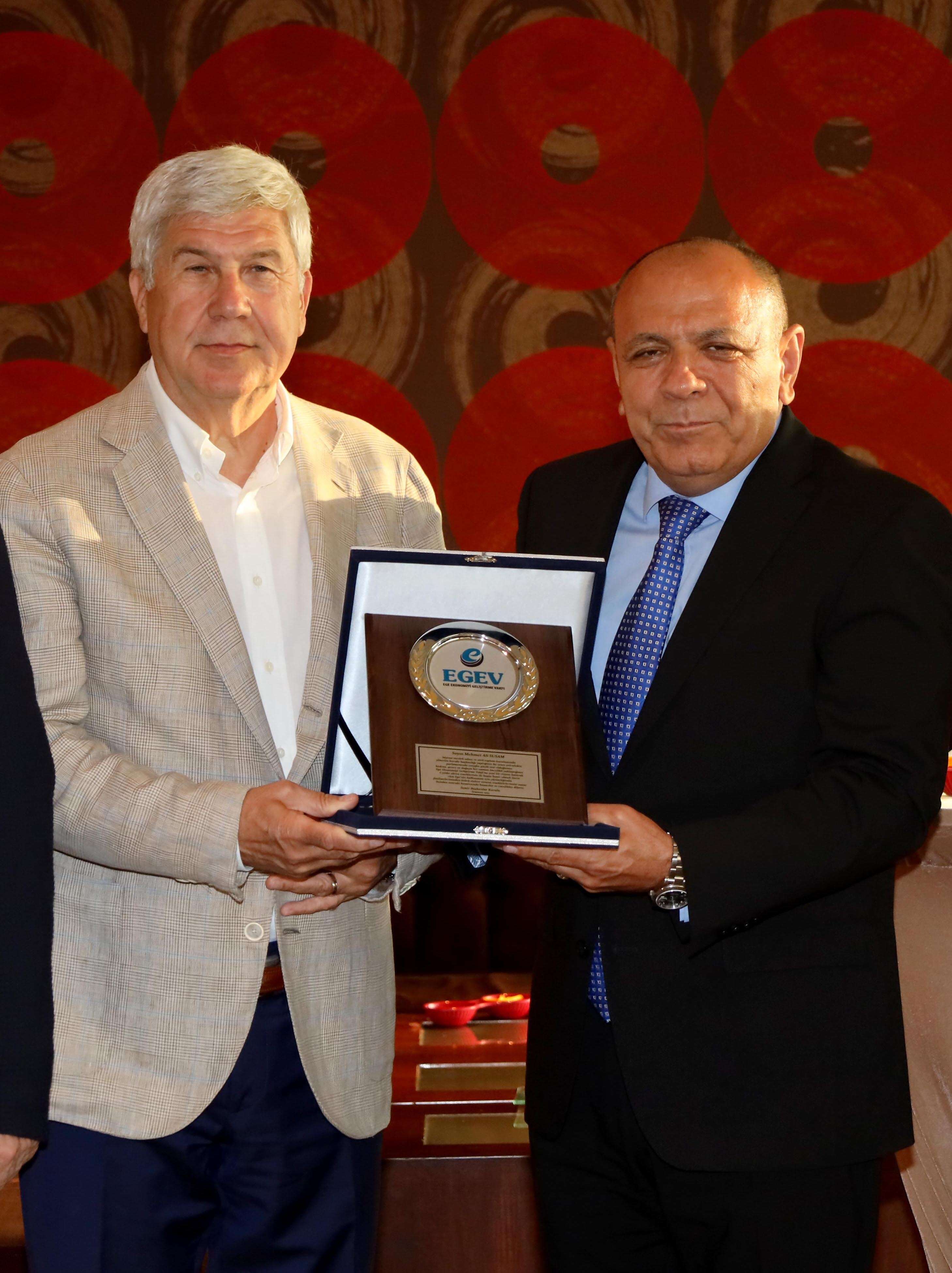 EGEV yenni başkanı Küçükkurt ve Eski Başkanı Ali Susam