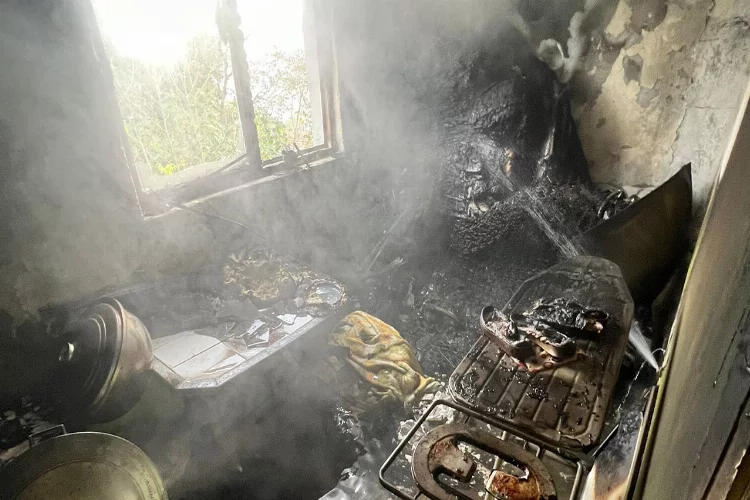 Zonguldak'ta yangın: Ev küle döndü!